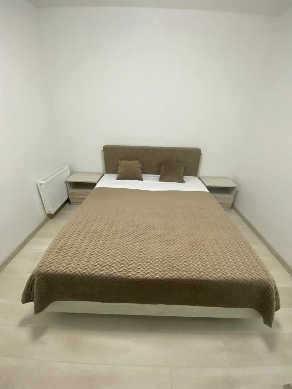Atlant Luxury Big Family Five Apart On Golovna Поряд З Тц Депот Wi Fi 24 На 7 Чернивци Екстериор снимка